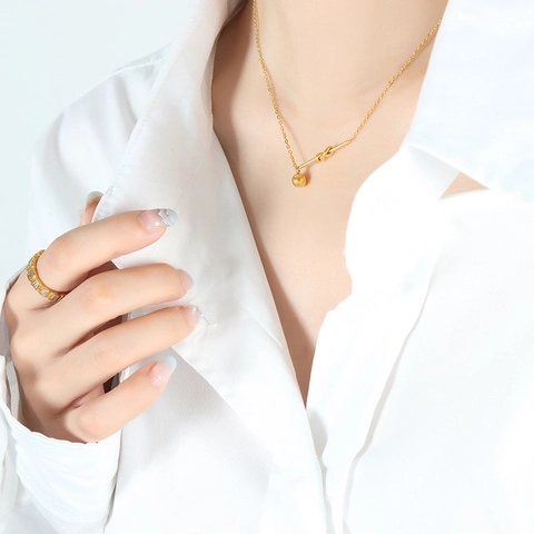 Knot Pendant Necklace Titanium Steel 18K Gold Plated Geometric Ball Horizontal Bar For Women