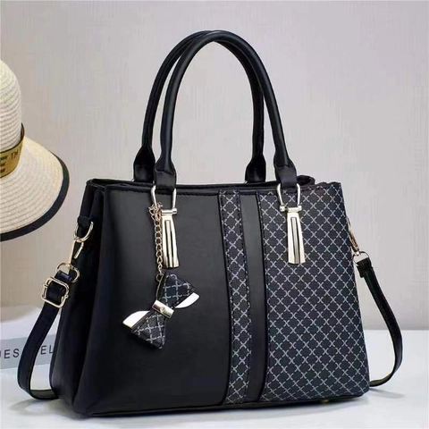 Sac À Main Femme En Cuir PU Sac À Bandoulière Design Patchwork Grande Capacité Avec Pendentif Nœud Élégant