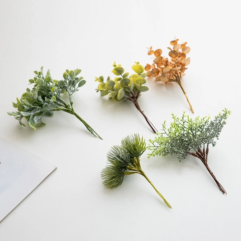 Artificial Christmas Plant Branches Frosted Pine Needles Eucalyptus Leaves For DIY Wreath Garland Home Decor Plastic
