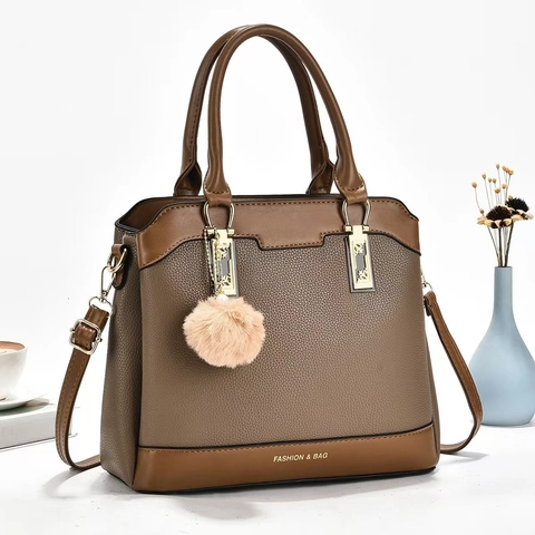 Borsa A Mano Grande Da Donna Pelle PU Grana Litchi Borsa A Tracolla Con Ciondolo A Pompon Patchwork Moda Retrò