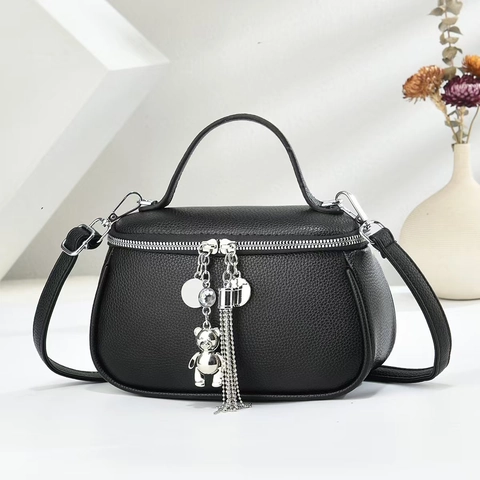 Women Handbag PU Leather Lychee Pattern Crossbody Bag With Bear Pendant Tassel Minimalist Casual Top Handle Shoulder Bag