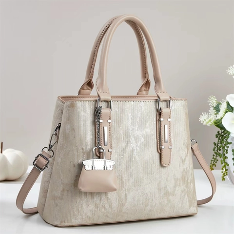 Borsa A Mano In Pelle PU Moda Trama A Righe Grande Capacità Borsa A Tracolla Con Mini Charm Per Donne Street Style