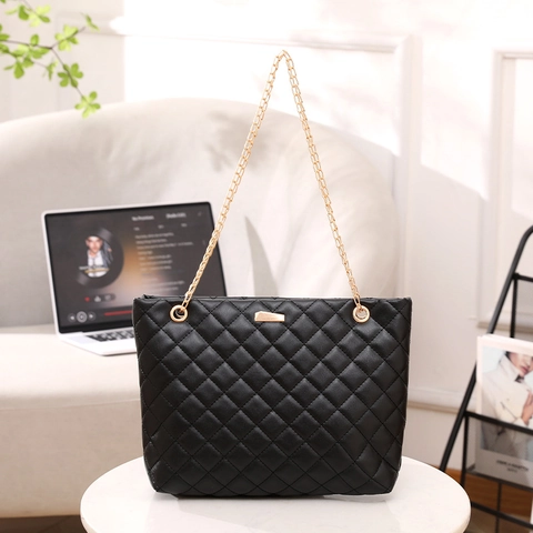 Sac Tote Minimaliste Matelassé avec Chaîne en Métal Cuir PU Sac sous le Bras Élégant Couleur Unie