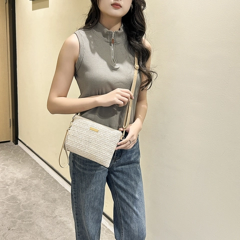 Straw Woven Crossbody Bag Small Square Summer Beach Shoulder Handbag With Zip Closure And Synthetic Leather Strap