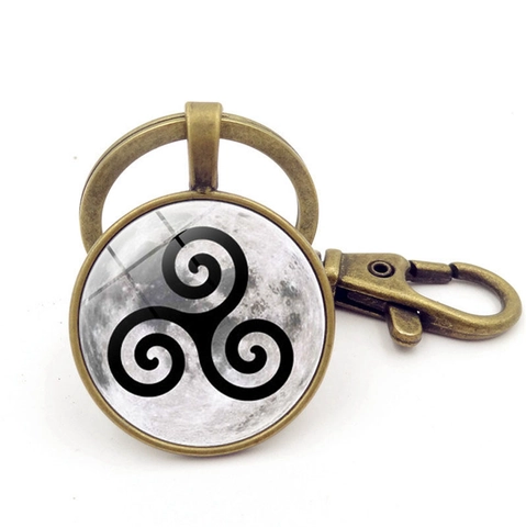 Porte-Clés Symbole Triskèle Surface Lunaire Alliage De Zinc Pendentif Cabochon En Verre Avec Fermoir Mousqueton Style Celtique