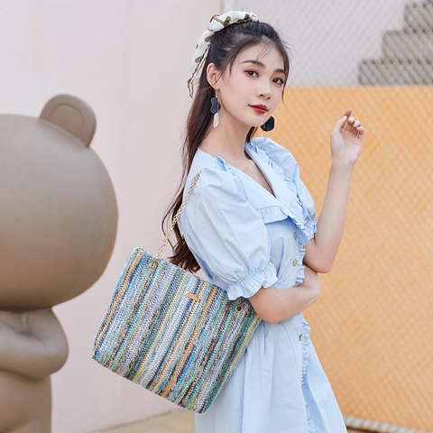 Damen Regenbogen Gestreifte Stroh Gewebte Umhängetasche Sommer Strand Urlaub Boho Tote Mit Goldener Kette