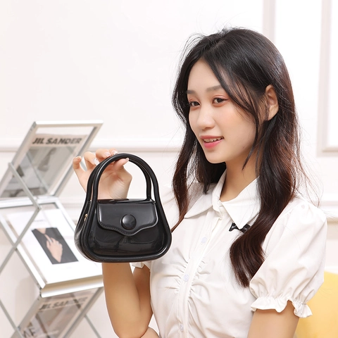Women Mini PVC Jelly Shoulder Bag Macaron Color High Gloss Small Square Handbag With Gold Chain Strap Fashion Crossbody Bag