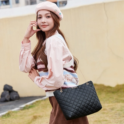 Sac Fourre-tout Matelassé à Losanges pour Femmes en Cuir PU Grande Capacité Sac à Bandoulière Avec Chaîne en Métal Doré Sac à Main Shopping