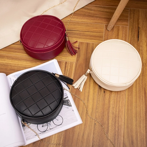 Borsa a Tracolla Trapuntata Rotonda da Donna in Pelle PU Piccola Borsa a Spalla Con Nappa Catena Dorata Handbag di Moda