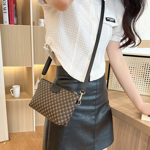 Vintage Monogram Print Crossbody Bag For Women PU Leather Small Square Pouch Retro Geometric Pattern With Gold Hardware