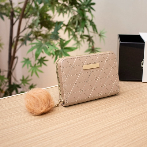 Portamonete da Donna Trapuntato a Rombi Con Ciondolo a Palla di Pelo in Pelle PU Chiusura a Zip Piccolo Portacarte Portafoglio