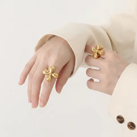 Retro French Style Ring 18K Gold Plated Stainless Steel 3D Clover Flower Design High Polish Fashion Jewelry For Women