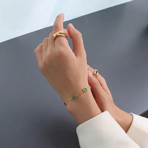Vintage Armband Smaragdgrüner Zirkon Titanstahl 18K Vergoldet Rechteckschliff Edelstein Verstellbare Kette Für Damen