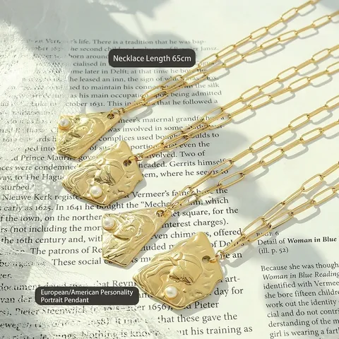 Collar de Colgante de Relieve de Retrato Retro Francés Chapado en Oro de 18K Acero Inoxidable Cadena Clip Perla Artificial Mujer