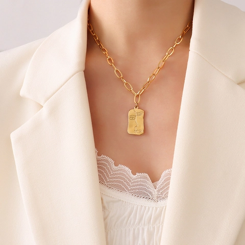 Collar con Colgante Cuadrado de Cara Abstracta Vintage Acero de Titanio Chapado en Oro de 18K Estilo de Arte Hip Hop Joyería de Etiqueta Irregular Hombre Mujer