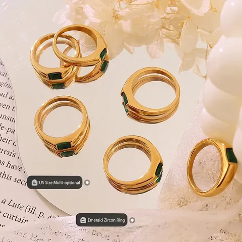 Anillo Elegante Stile Francese Acciaio Al Titanio Placcato Oro 18K Con Zircone Verde Quadrato Per Donna Accessorio Vintage