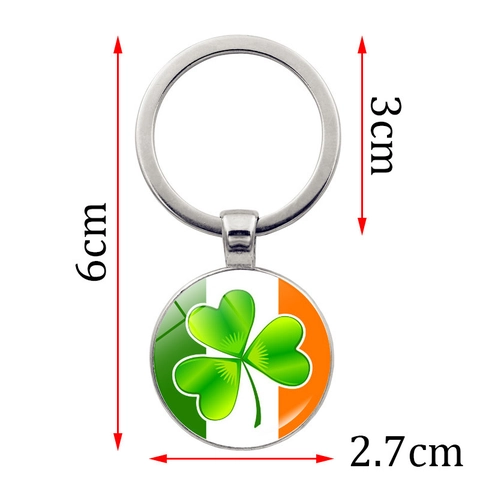 St. Patrick's Day Klaver Sleutelhanger Ierse Vlag Patroon Zinklegering Metalen Sleutelring Glas Cabochon Geluksbrenger Ierse Sieraden Accessoire