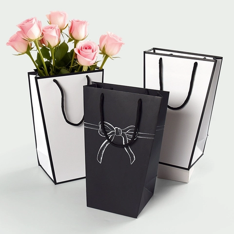Sacchetti Regalo Trapezoidali In Carta Con Manici Design Fiocco Nero Bianco Per Fiori Di San Valentino E Bomboniere Per Feste