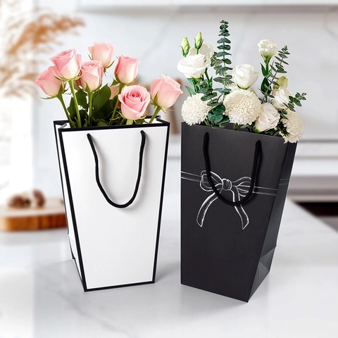 Sacchetti Regalo Trapezoidali In Carta Con Manici Design Fiocco Nero Bianco Per Fiori Di San Valentino E Bomboniere Per Feste