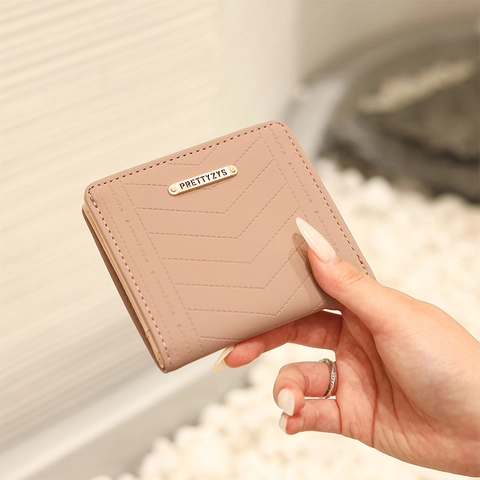 Women PU Leather Short Wallet Bifold Card Holder With V-Shaped Quilted Pattern Metal Logo And Zipper Pocket Chic Purse