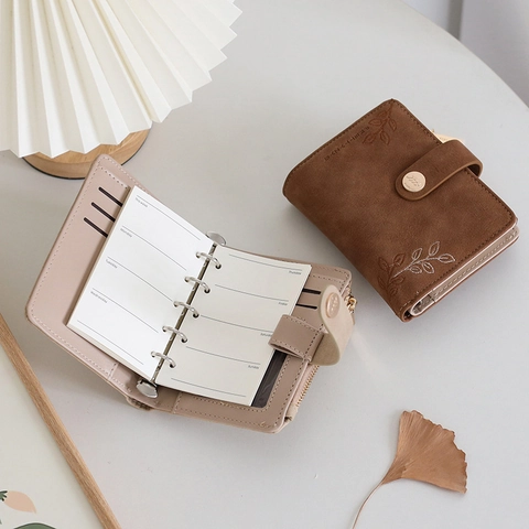 Damen Mini Matt PU Leder Loseblatt Notizbuch Geldbörse Blatt Stickerei Faltbar Multi Kartenfächer Reißverschlusstasche Retro