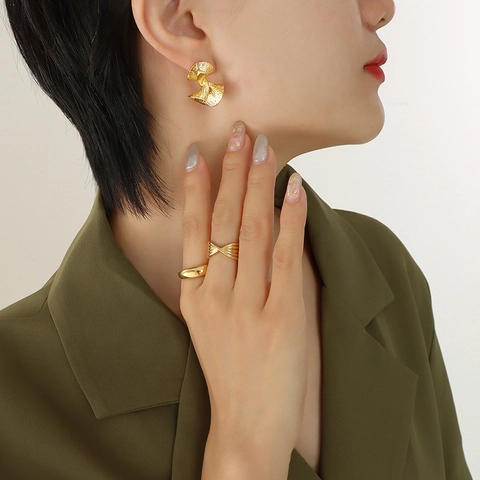 French Vintage Stainless Steel Fan Earrings With Twisted Hammered Texture Irregular Geometric Stud Jewelry For Women
