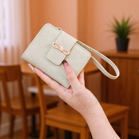 Portafoglio Corto Dolce da Donna Con Dettaglio Fiocco Pelle PU Grana Martellata Piccolo Borsellino Slot Carte Con Cinturino Polso