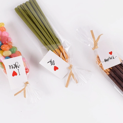 Ensemble d'Emballage Cadeau de Bonbons de Dessin Animé Avec Étiquettes de Carte de Cœur Sacs OPP Clairs pour Mariage Saint-Valentin