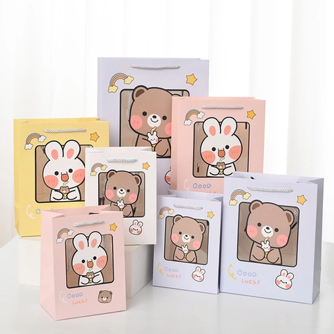 Sacs Cadeaux Mignon Lapin Ours Dessin Animé Emballage Papier Avec Fenêtre Transparente Poignée Tissée Impression Good Luck Pour Fête