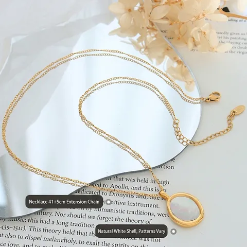 Ovaler Anhänger Halskette Titanstahl 18K Vergoldet Naturweißes Perlmutt Clavicle Kette Minimalistisch Französisch Retro