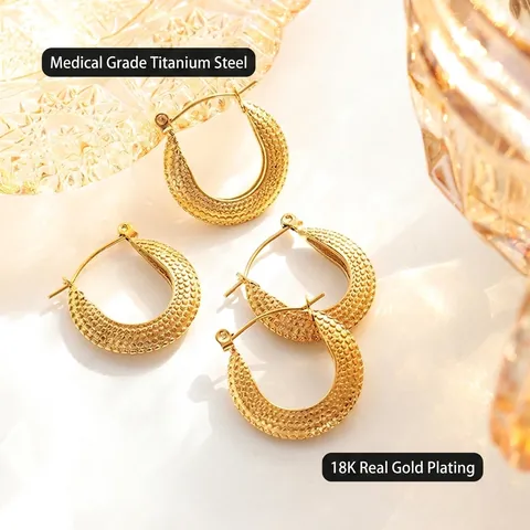 Retro C-Shaped Hoop Earrings Titanium Steel 18K Gold Plated Polka Dot Texture For Women Neutral Style Lightweight