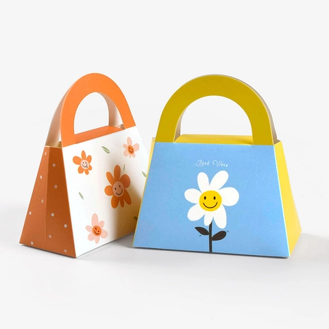 Portable Paper Gift Bag Creative Smiley Flower Pattern Handheld Candy Box For Wedding Party Favor Return Gift Wrapping