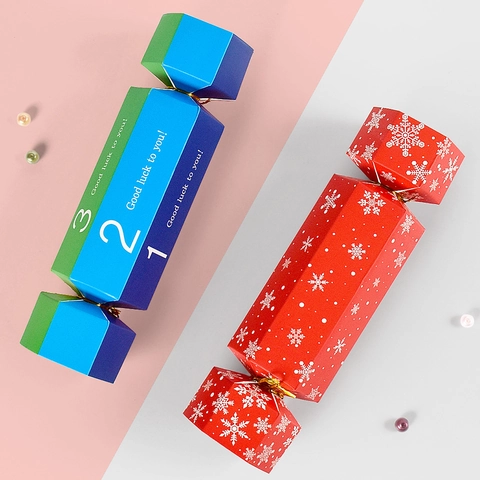 Weihnachten Süßigkeiten Form Geschenkbox Rot Schneeflocke Mehrfarbig Geometrische Papier Verpackung Box Für Hochzeit Party Urlaub