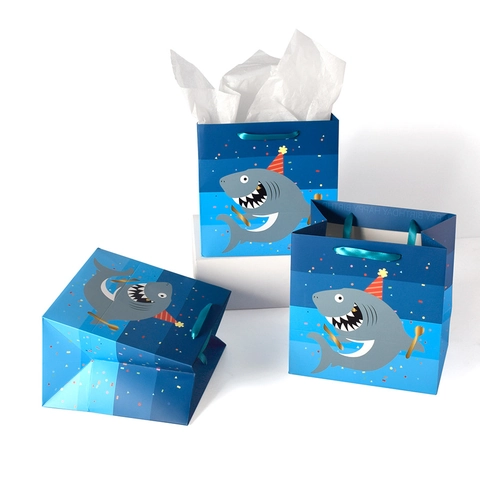 Sacchetto Regalo in Carta a Strisce Blu Con Squalo Cartone Animato Manico in Raso Happy Birthday Sacchetto per Feste Bambini