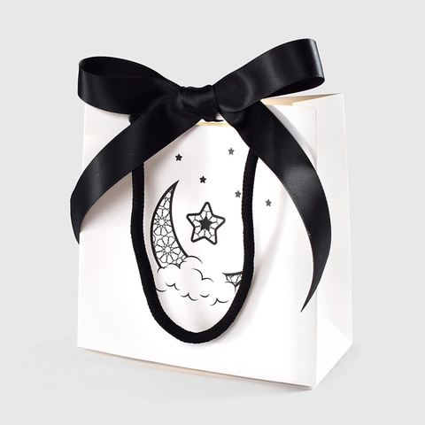 Sacchetto Regalo In Carta Di Cartoncino Bianco Minimalista Con Fiocco In Raso Nero Stampa Stella Luna Per Regalo Festa