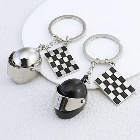 Simulation Motorradhelm Schlüsselanhänger Mit Karrierter Flagge Anhänger Zinklegierung Galvanisierter Motorrad Sicherheitskappe Schlüsselring Anhänger Motorradliebhaber Geschenk