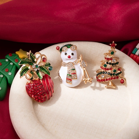 Spilla a Forma di Albero di Natale Pupazzo di Neve Mela per Donna in Lega di Zinco Strass Smalto Gioielli Natalizi Accessorio Regalo