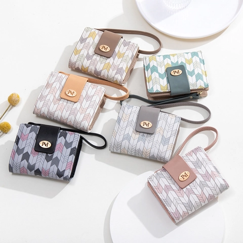 Women Short Wallet PU Leather Chevron Print Geometric Folded Purse With Wristlet Strap Multi Card Holder Snap Buckle