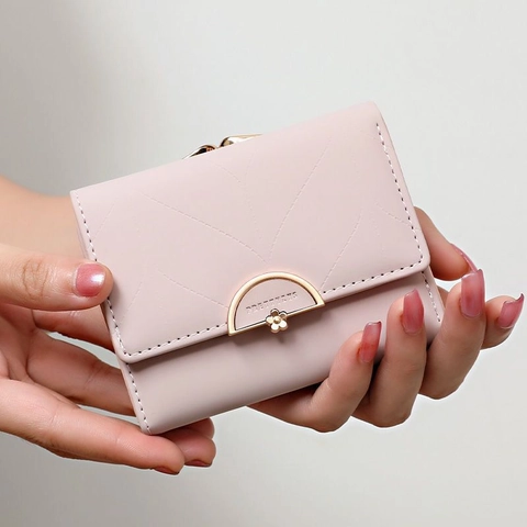 Damen Kleine Dreifache Brieftasche PU Leder Blattsteppung Gold Blume Verschluss Kartenhalter Münzfach Elegante Mini Geldbeutel