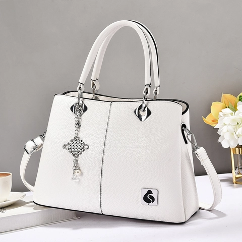 Bolso De Mano Elegante Para Mujer Patrón Lichi Cuero PU Gran Capacidad Bolso De Hombro Con Colgante De Perlas Artificiales Plata