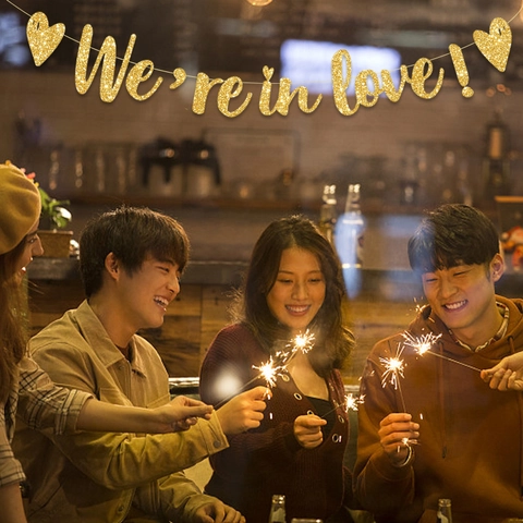 Glitter We're In Love Banner Romantische Hart Bruiloft Feest Decoratie Hangende Slinger Voor Valentijnsdag Verloving Rekwisieten