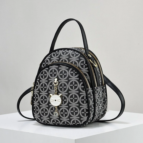 Damen Mode Mini Rucksack PU Leder Monogramm Schultertasche Mit Katzenanhänger Strass Trendige Umhängetasche Für Mädchen