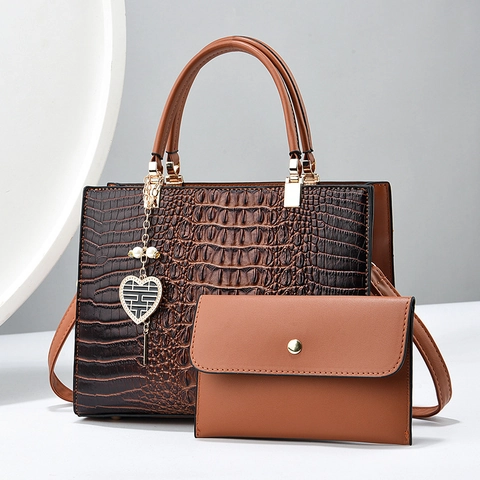 Ensemble de Sacs Fourre-tout pour Femmes en Cuir PU Motif Crocodile Grand Sac à Main Bandoulière Avec Charme de Cœur Et Pochette