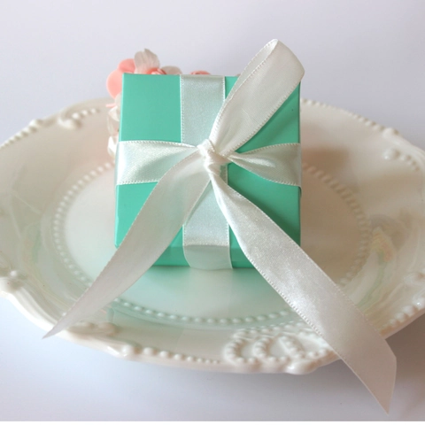 European Robin Egg Blue Wedding Candy Box Square Paper Gift Box With White Satin Ribbon Bowknot For Party Favor Jewelry