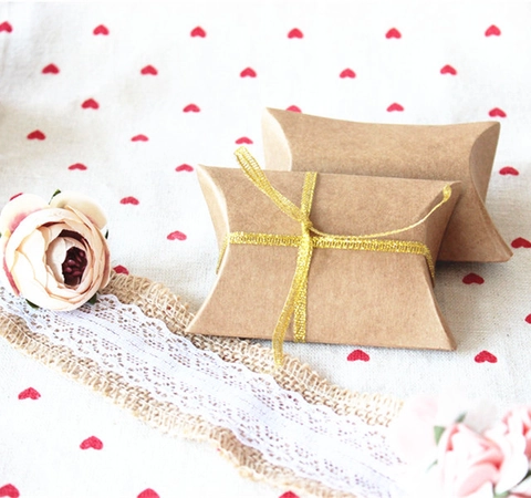 Scatole di Caramelle Vintage a Cuscino in Carta Kraft Con Nastro Dorato per Bomboniere Matrimonio Mini Confezioni Regalo