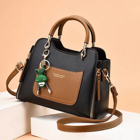 Bolso de Hombro de Cuero PU Color-block Vintage Para Mujer Con Colgante de Conejo Bolso de Mano Elegante Bolso de Bandoulière Moda