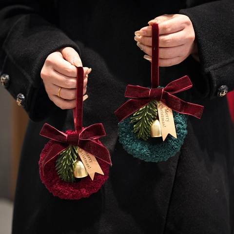 Christmas Mini Wreath Bell Pendant Plush Velvet Bow Hanging Decoration For Christmas Tree Home Party Office Minimalist Decor Gift