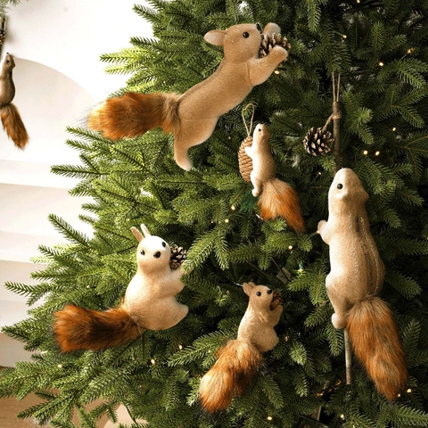 Realistische Simulation Einhörnchen Weihnachtsbaum Anhänger Mit Natürlichem Zapfen Beflockung Pelziges Tier Festliche Dekoration