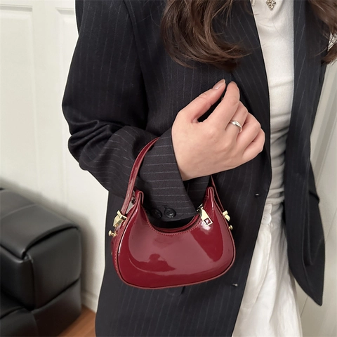 Vintage Glossy Patent Leather Hobo Bag For Women Mini Half Moon Handbag Casual Solid Color Top Handle Bag Fashion Accessory