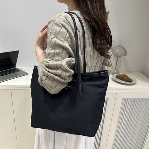 Bolso Tote de Cuero PU de Gran Capacidad para Mujer Minimalista Color de Contraste Bolso de Hombro Cremallera para Uso Diario